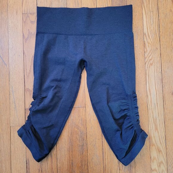 Lululemon Yoga Crop Leggings Ruched Details High Waist 8 IN THE FLOW - Picture 6 of 7